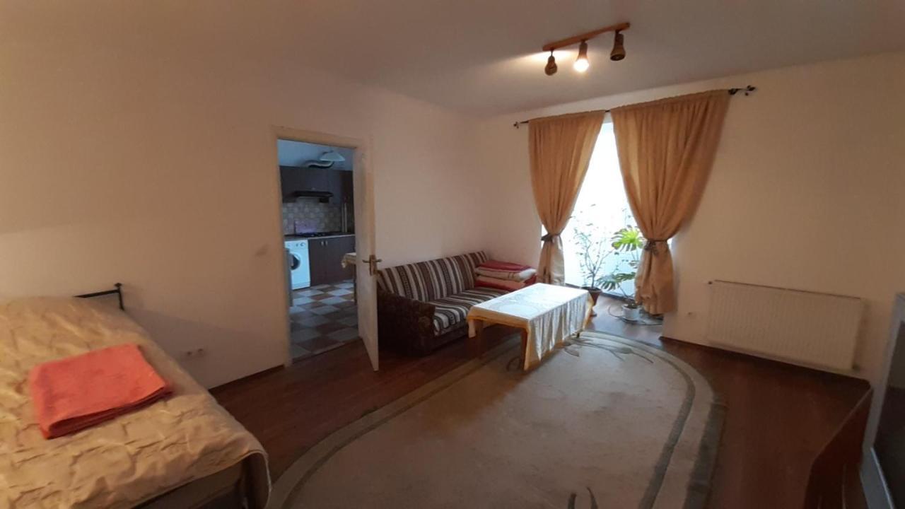 Apartment Na Saharova Ivano-Frankivszk Kültér fotó
